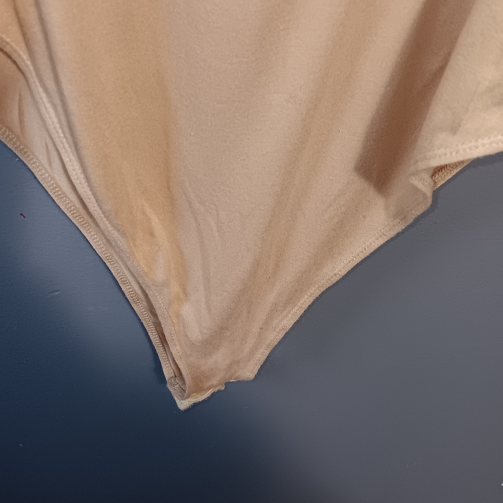 WAYF Silver Ribbed Top - Picture 5 of 8